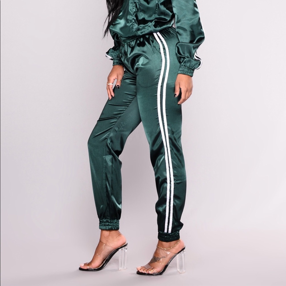 Olive tracksuit Pants 💚